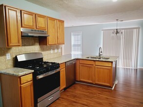 1621 Sparrow Wood Ln SW in Marietta, GA - Foto de edificio - Building Photo