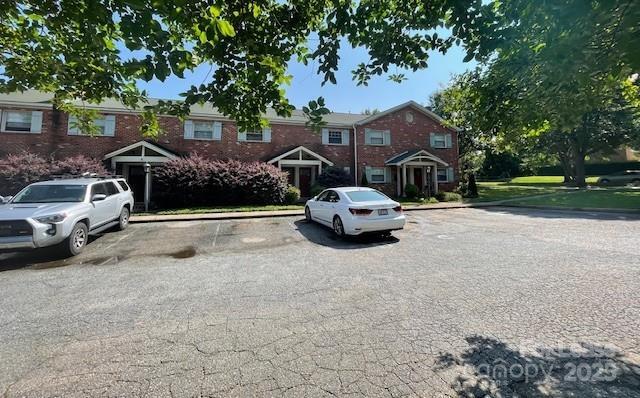 property at 1201 Green Oaks Ln