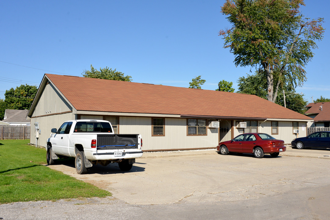 330 N Clark St in Lebanon, IN - Building Photo