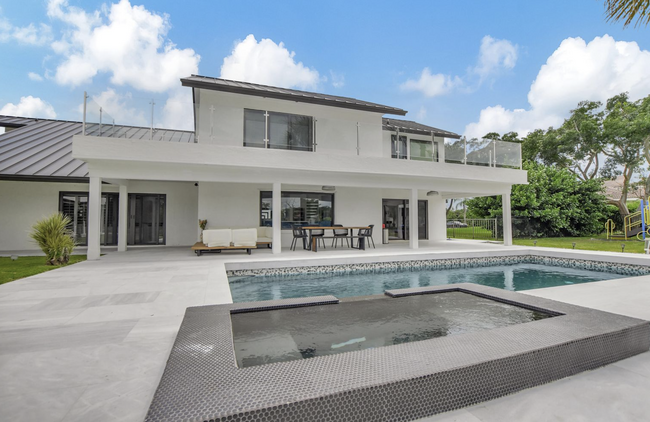 property at 10385 Avenida Del Rio
