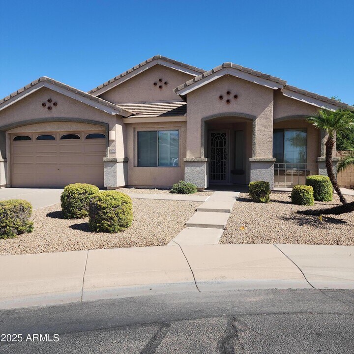 14318 W Evans Dr in Surprise, AZ - Building Photo
