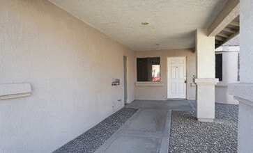 68295 Risueno Rd in Cathedral City, CA - Building Photo - Building Photo