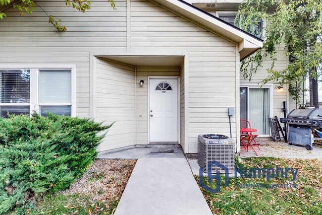 1450 W Bonneville Cir in Nampa, ID - Building Photo - Building Photo