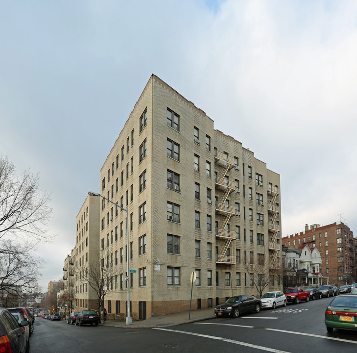 3235 Parkside Pl in Bronx, NY - Building Photo