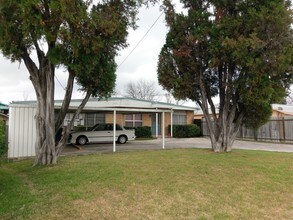 5539 Randolph Blvd in San Antonio, TX - Building Photo - Building Photo