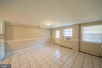 335 Marshall St in Kennett Square, PA - Building Photo - Building Photo