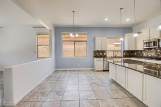 237 E Lynx Pl in Chandler, AZ - Foto de edificio - Building Photo