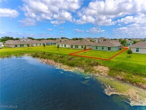 12142 Amber Waves Rd in Lehigh Acres, FL - Foto de edificio - Building Photo