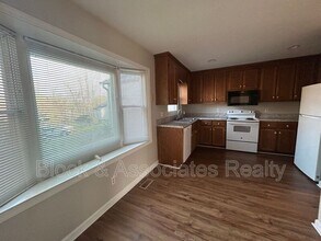 928 Chatfield Dr in Jamestown, NC - Building Photo - Building Photo