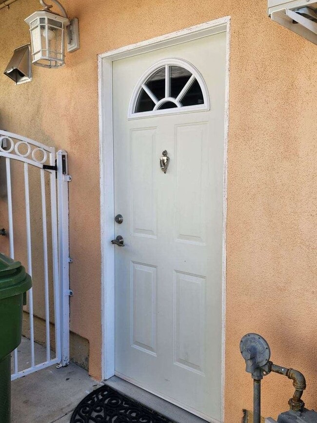 10458 Brooke Ave in Los Angeles, CA - Building Photo - Building Photo