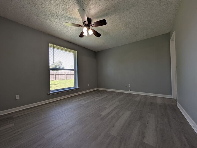 property at 2113 S Sugar Ridge Dr