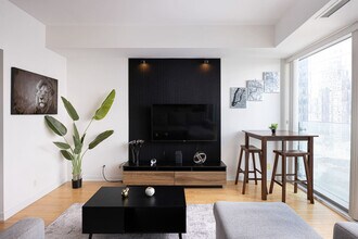 807 York St in Toronto, ON - Building Photo - Building Photo