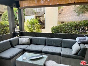 7740 Redlands St in Los Angeles, CA - Building Photo - Building Photo