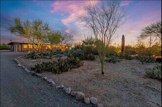 9420 E Sierra St in Tucson, AZ - Building Photo - Building Photo