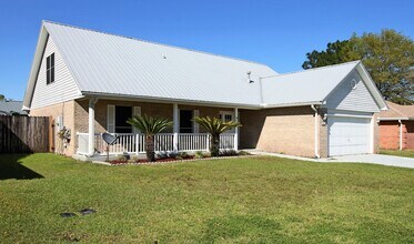 414 Whirlaway Ct in Crestview, FL - Building Photo - Building Photo