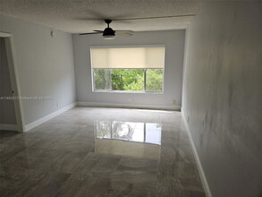 3220 NW 103rd Terrace in Coral Springs, FL - Building Photo - Building Photo