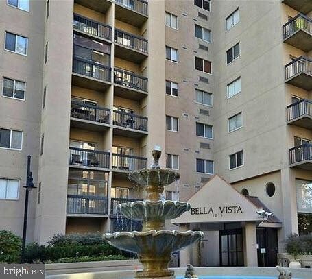 1211 S Eads St-Unit -706 in Arlington, VA - Building Photo