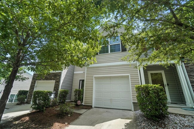 property at 4020 Queensbridge Rd