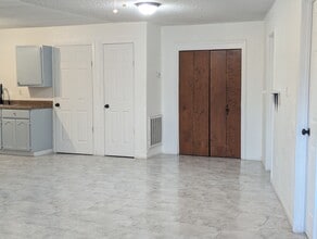 201 W 1st St in La Feria, TX - Building Photo - Building Photo