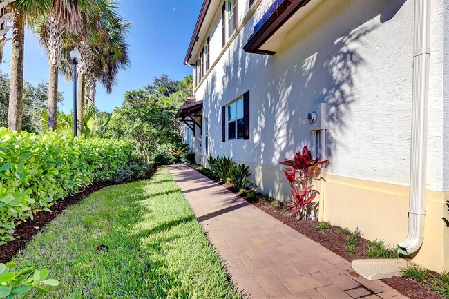 11401 Pointe Midtown Dr in Palm Beach Gardens, FL - Building Photo - Building Photo