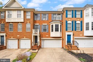 12922 Starters Ln in Fairfax, VA - Building Photo