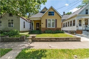 2010 West Malone Street in Peoria, IL - Building Photo