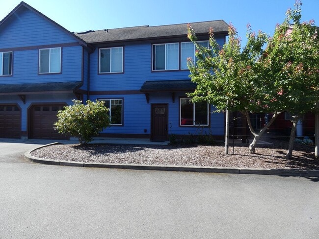 2606 Peach Ct in Port Angeles, WA - Building Photo - Building Photo