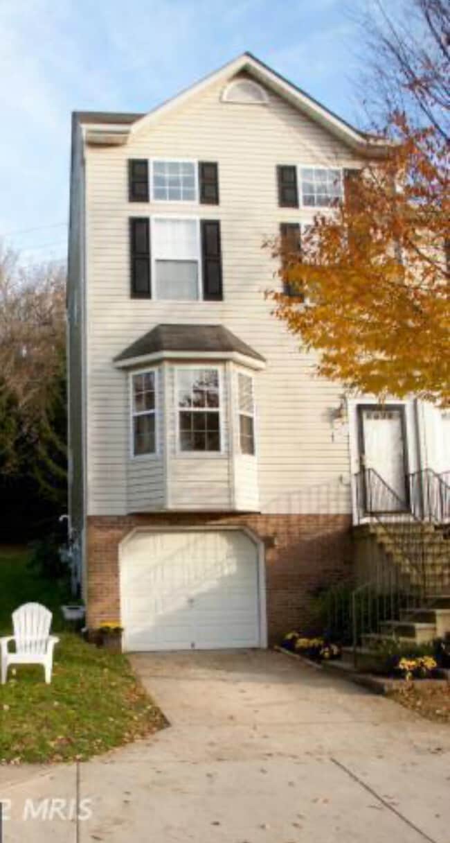 property at 389 Juliet Ln