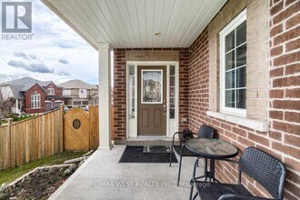 1200 Langley Cir in Oshawa, ON - Building Photo - Building Photo