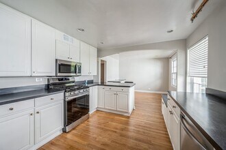 1578 McCraren Rd in Highland Park, IL - Building Photo - Building Photo