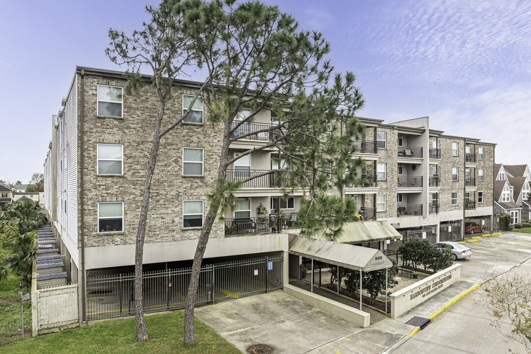 Harborview Condominiums in New Orleans, LA - Building Photo