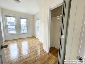 92 L St, Unit 3 in Boston, MA - Building Photo - Building Photo