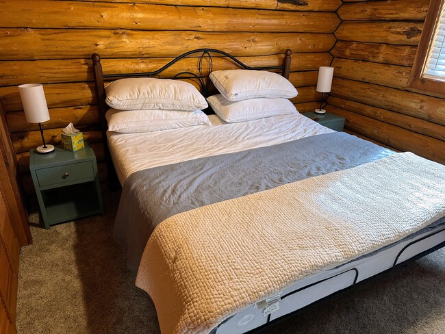 838 Capistrano Ave in South Lake Tahoe, CA - Building Photo - Building Photo