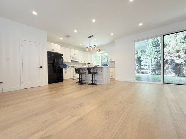 23430 Kilty Pl in Los Angeles, CA - Building Photo - Building Photo