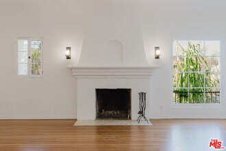 1122 S Tremaine Ave in Los Angeles, CA - Building Photo - Building Photo