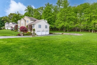 1 Litman Ln in Suffern, NY - Building Photo - Building Photo