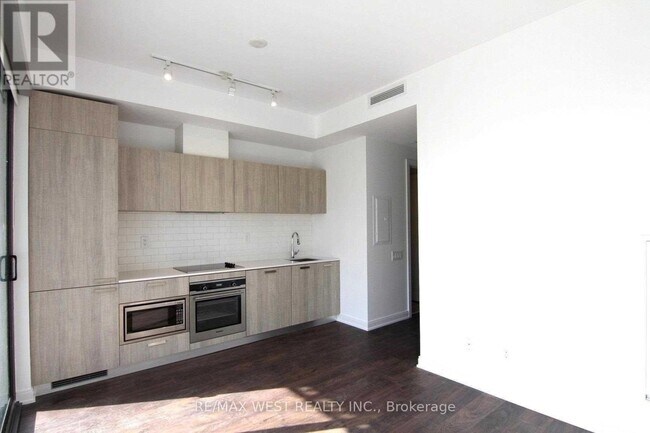 50-2950 Charles St E in Toronto, ON - Building Photo - Building Photo