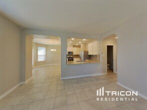 1314 Hummingbird in San Antonio, TX - Building Photo - Building Photo