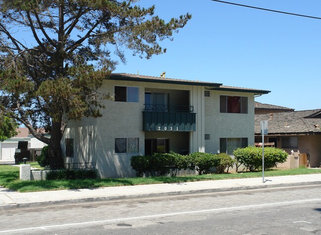 2031 N Ventura Rd in Oxnard, CA - Foto de edificio - Building Photo