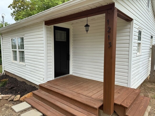 property at 1213 Leflore St