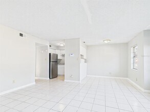 2121 S San Gully Rd, Unit 3 in Lakeland, FL - Building Photo - Building Photo
