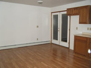 921-923 S Kelley Rd in Schenectady, NY - Foto de edificio - Building Photo