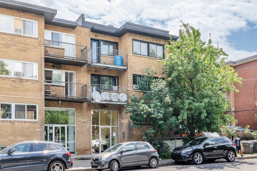 5680 De Salaberry Rue in Montréal, QC - Building Photo