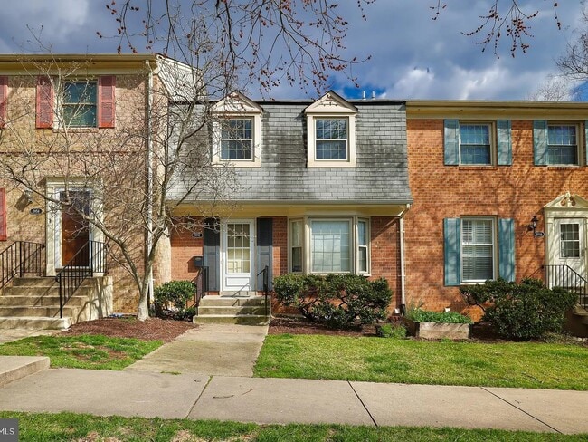 property at 5952 Westchester Park Dr