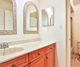 700 Mainsail Ln in Secaucus, NJ - Building Photo - Building Photo