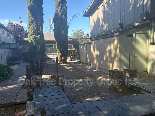 418 6th St in Petaluma, CA - Building Photo - Building Photo