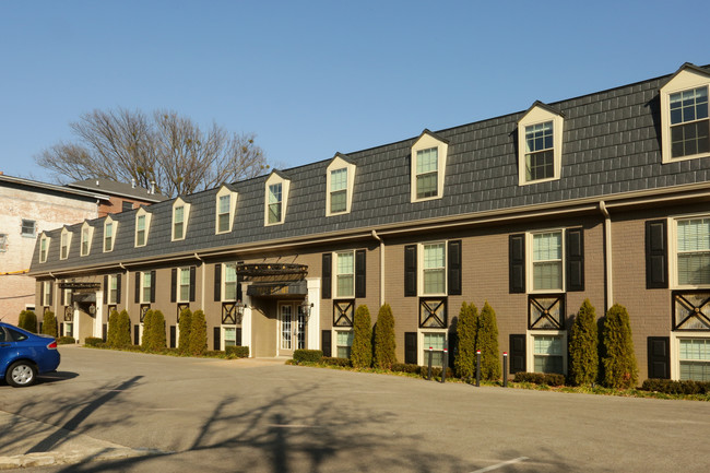 Park Court Apartments in Louisville, KY - Building Photo - Building Photo