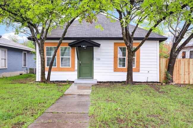 226 Porter St in San Antonio, TX - Building Photo - Building Photo