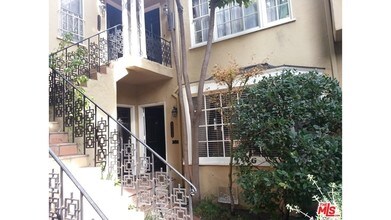 9937 Durant Dr in Beverly Hills, CA - Foto de edificio - Building Photo