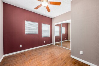 730 W 73rd St in Los Angeles, CA - Building Photo - Interior Photo